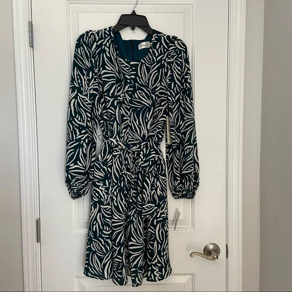 Nordstrom Rack Dress, Size 10. Like new. Worn once. It has pockets!!! - Picture 4 of 9